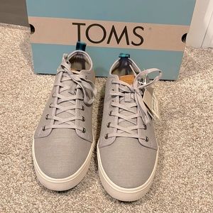 NWT Toms Mens size 11.5 grey canvas Traveler lite shoe